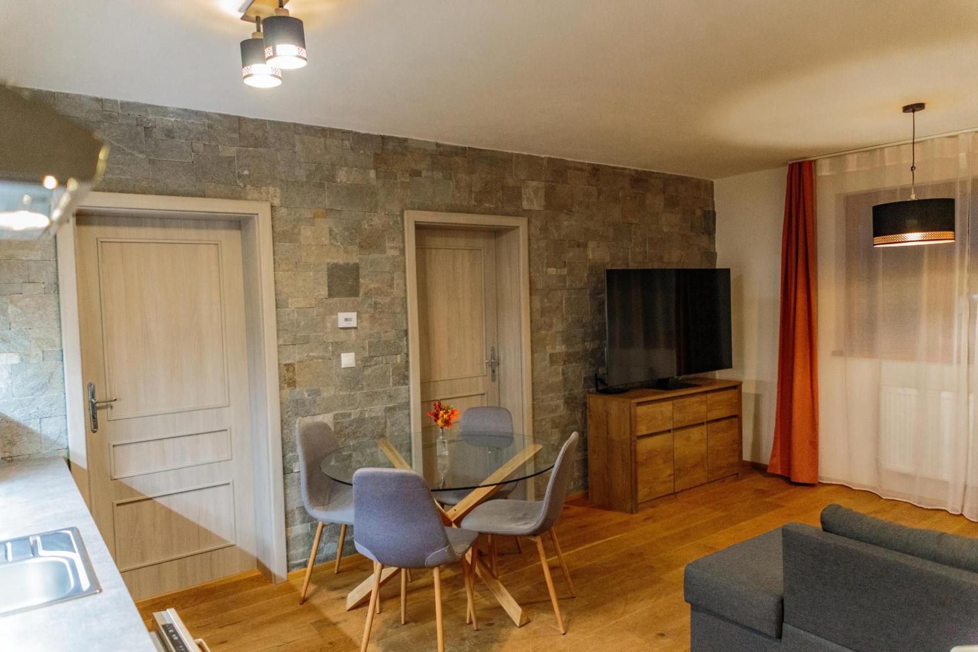 Apartman Myto Mýto pod Ďumbierom Eksteriør bilde